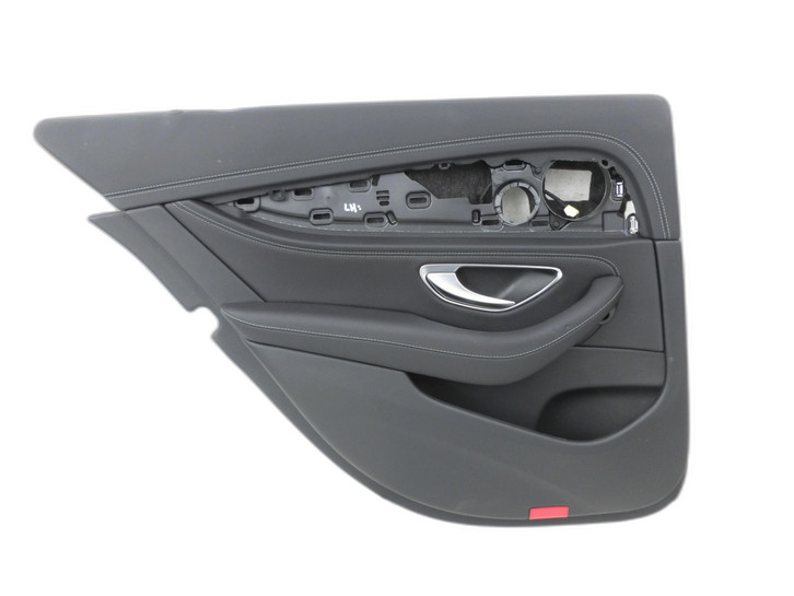 Mercedes W213 E200 16-20 Lim Türverkleidung Türpappe Links Hinten Mercedes W213 E200 16-20 09.11.2018 A2137307705... Bild 1