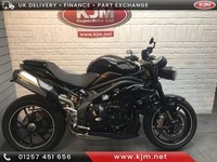 TRIUMPH SPEED TRIPLE 94 R, 2015/15, JUST 7076 MILES, FINISHED IN BLACK