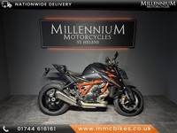 KTM 1390 SUPER DUKE R PERFORMANCE NAKED V TWIN MOTORCYCLE