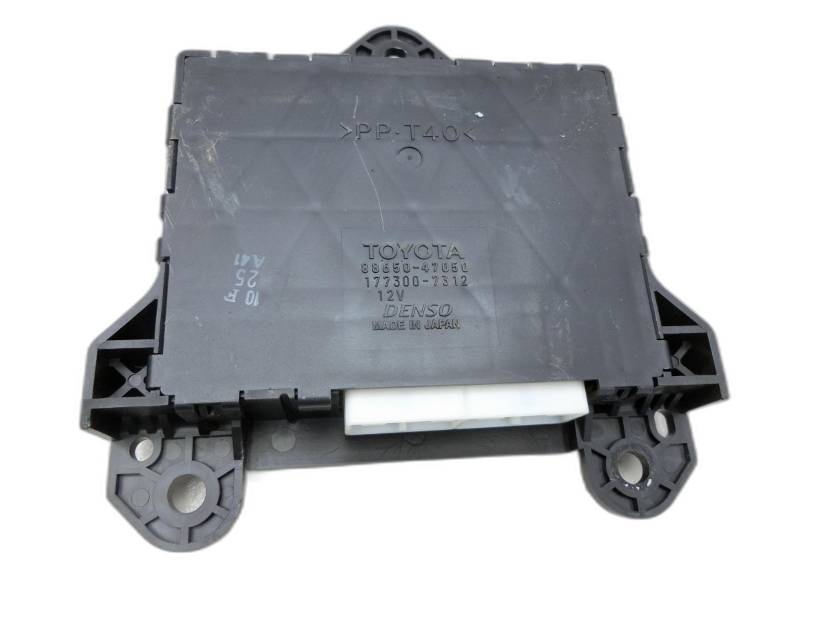 Toyota Prius II 05-09 Steuergerät SG Amplifier Regelung für Klima  - Bild 1