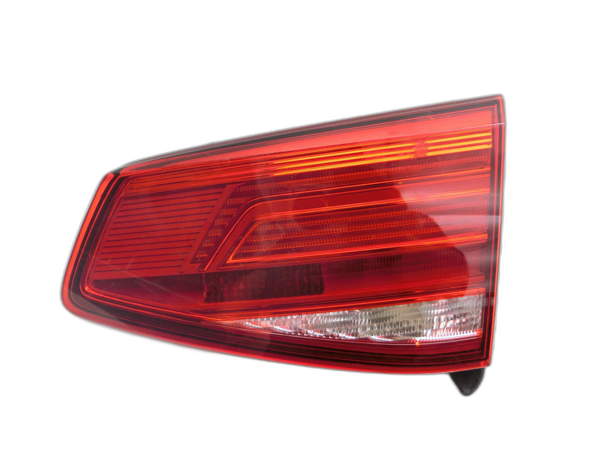 VW Passat B8 3G 14-19 Kombi Rückleuchte Heckleuchte für Klappe Rechts  - Bild 1