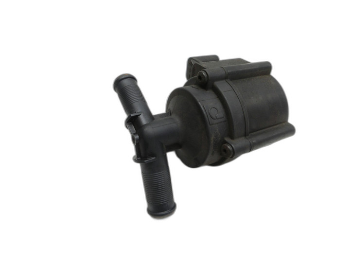 Peugeot 2008 CU 16-19 1,2 81KW Umwelzpumpe Heizung Pumpe Peugeot 2008 CU 16-19 30.08.2017 9815061380 7.04284.11.0... Bild 1