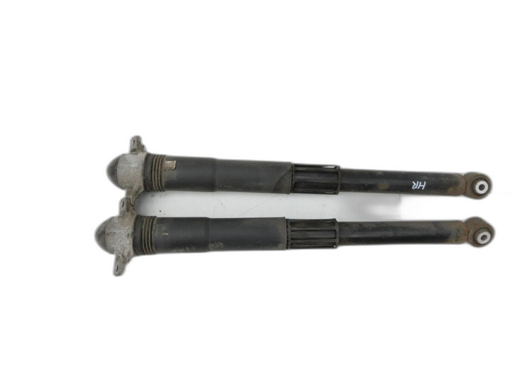 VW Golf VII 7 Variant 13-17 Kombi 2x Stoßdämpfer Federbein Hinten VW Golf VII 7 Variant 13-17 09.05.2016... Bild 1
