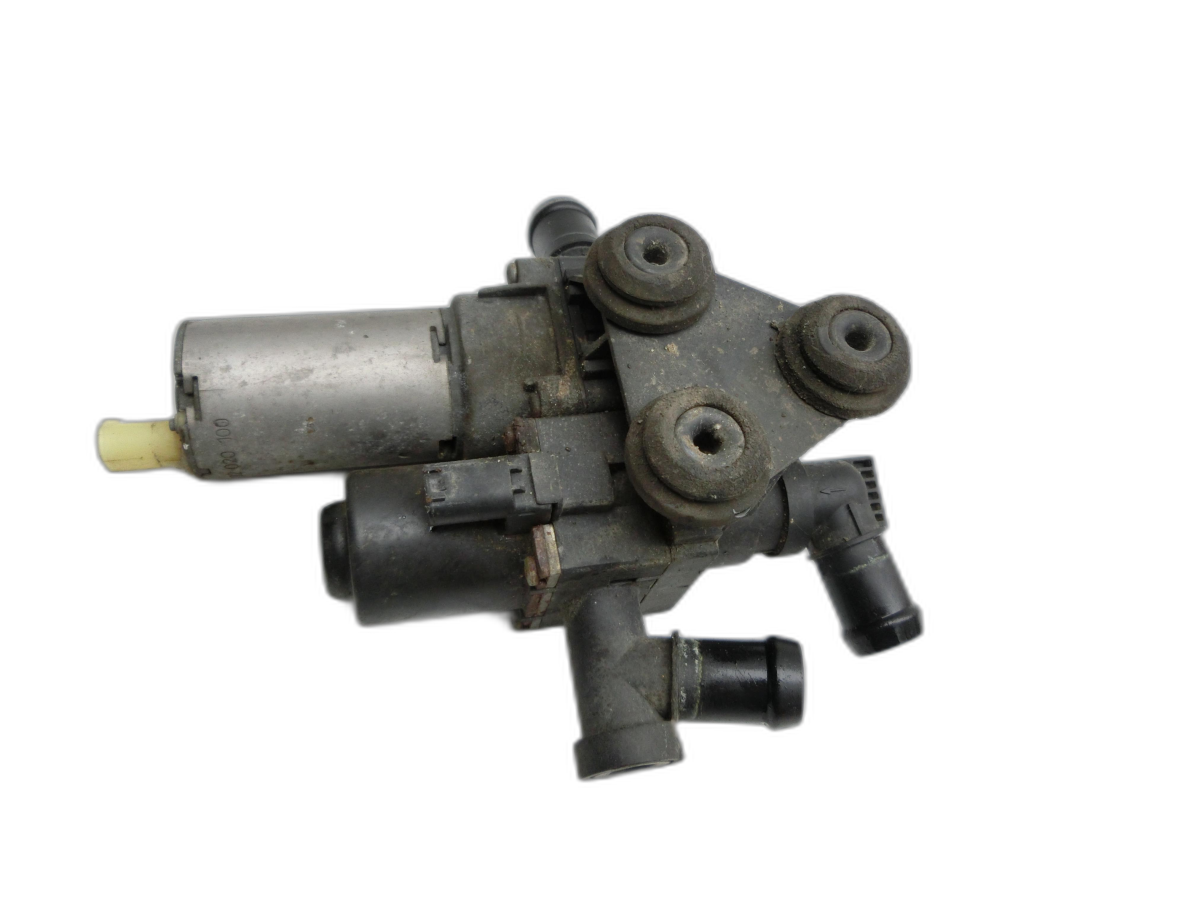 BMW E91 320D LCI 09-13 2,0d 130KW Wasserpumpe für Standheizung  - Bild 1