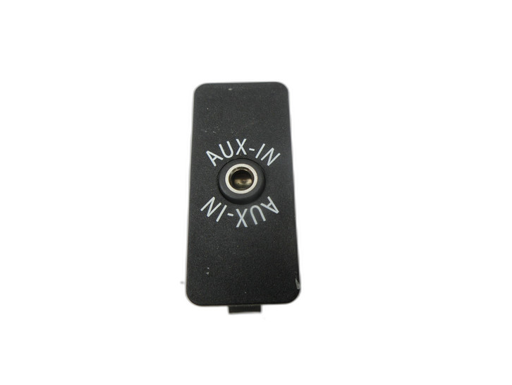 BMW F11 530dx 10-14 Aux In Adapter Audiobuchse BMW F11 530dx 10-14 09.06.2011 84109237655 9237655 84.10-9237655-01... Bild 1