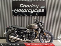 2021 Triumph Street Twin 900cc grey roadster retro bobber naked 5801 miles