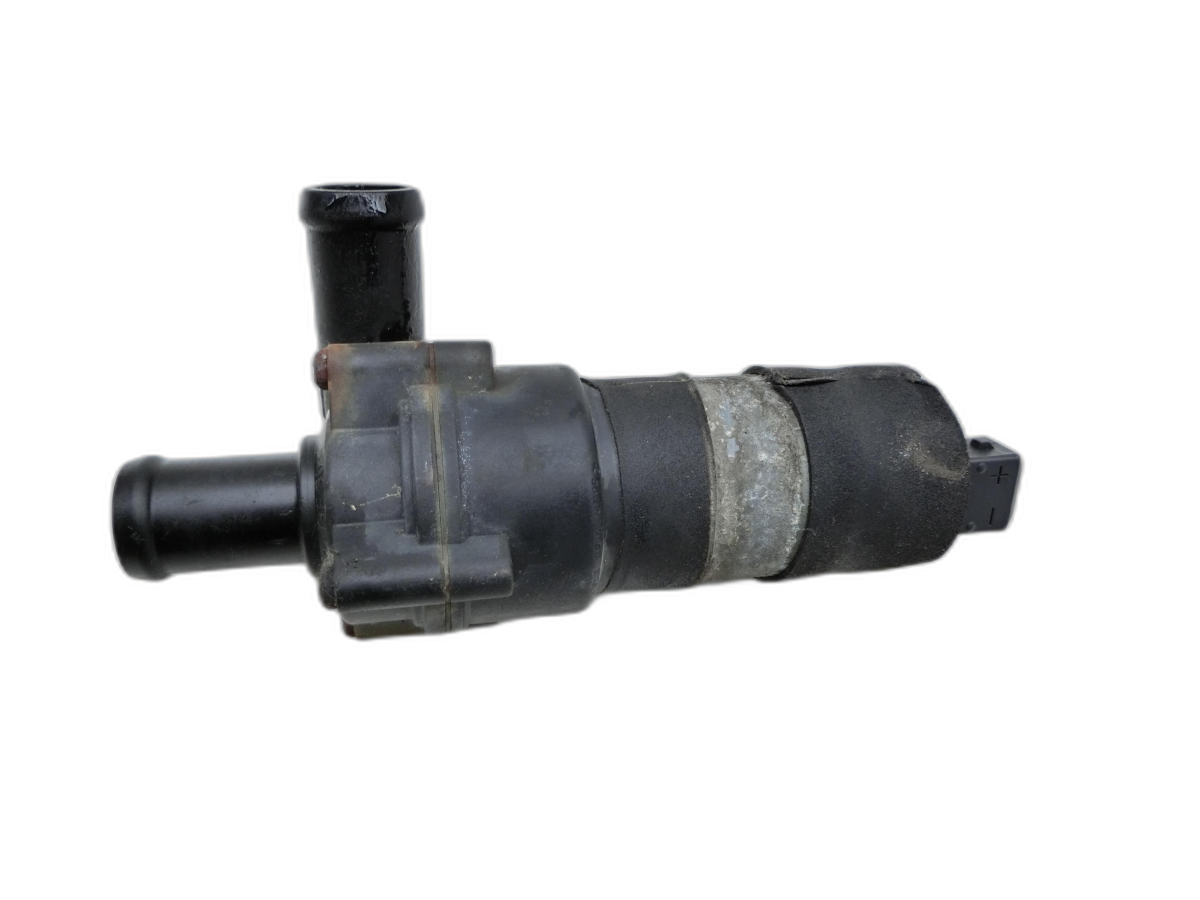 Volvo V70 II 00-04 2,4 D5 120KW Umwelzpumpe Pumpe Zusatzwasserpumpe  - Bild 1