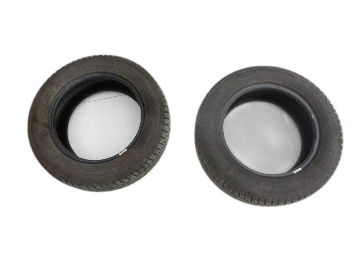 Ford Focus III 14-18 2x Reifen Winterreifen Goodyear 215/60R16 99H 7.1-7.2mm  - Bild 1