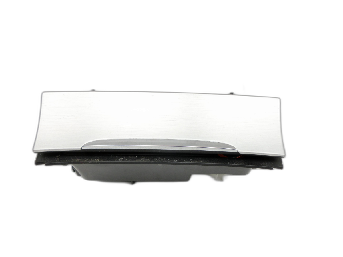VW Passat 3C B7 10-15 Aschenbecher Ascher Zigarettenanzünder  - Bild 1