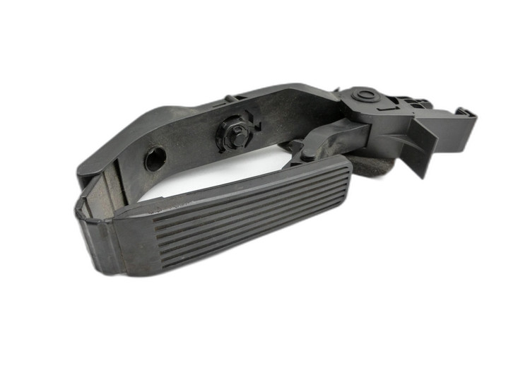 Mercedes A209 CLK200 05-09 1,8 120KW Gaswertgeber Gaspedal Mercedes A209 CLK200 05-09 05.05.2004 2113000404... Bild 1