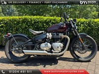 Triumph Bonneville Bobber Motorcycle Red /Black 4484 miles