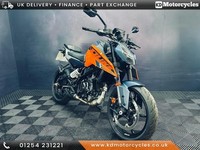 KTM 125 DUKE, 2025 super commuter 1 owner low miles