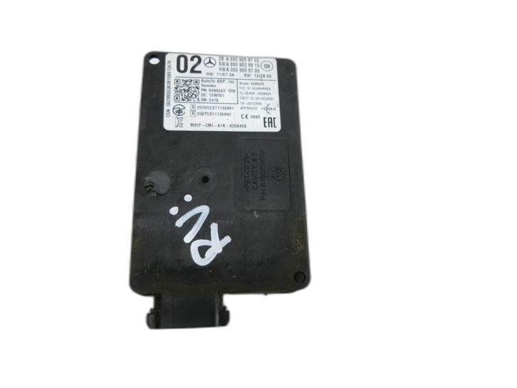 Mercedes W205 C250 14-18 2,0 155KW Sensor Radarsensor Steuergerät Rechts Vorne  - Bild 1