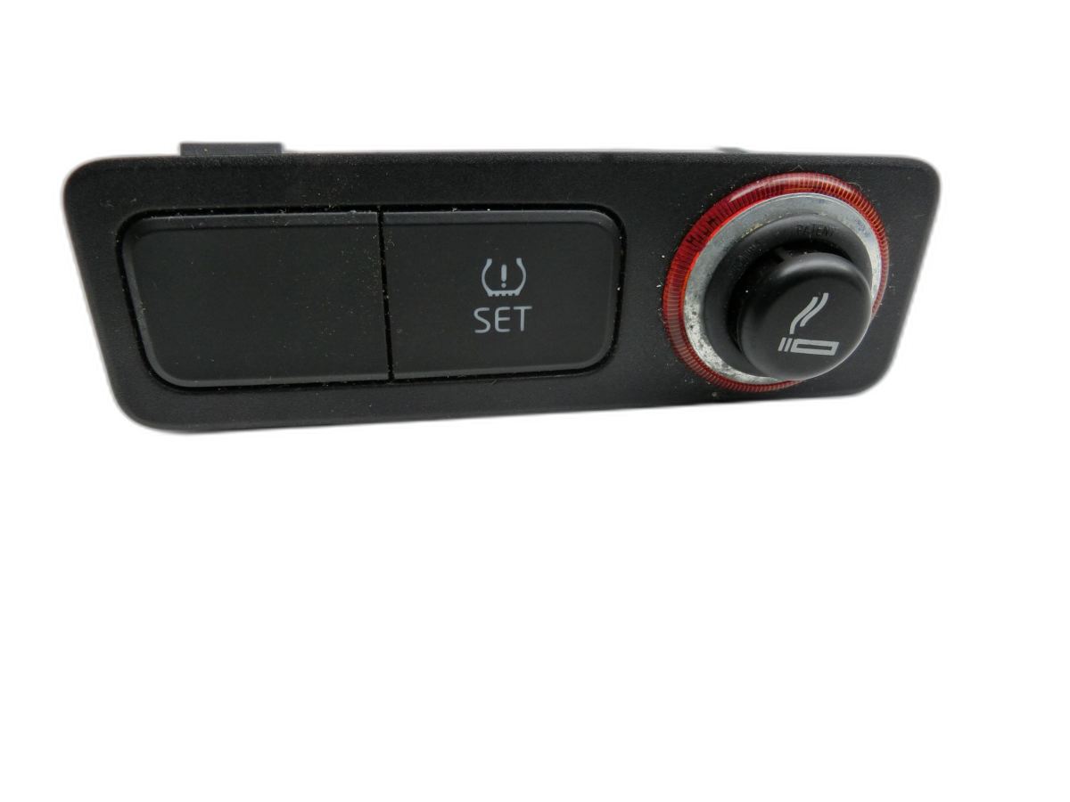 VW UP AA 15-23 Zigarettenanzünder m. Buchse  - Bild 1