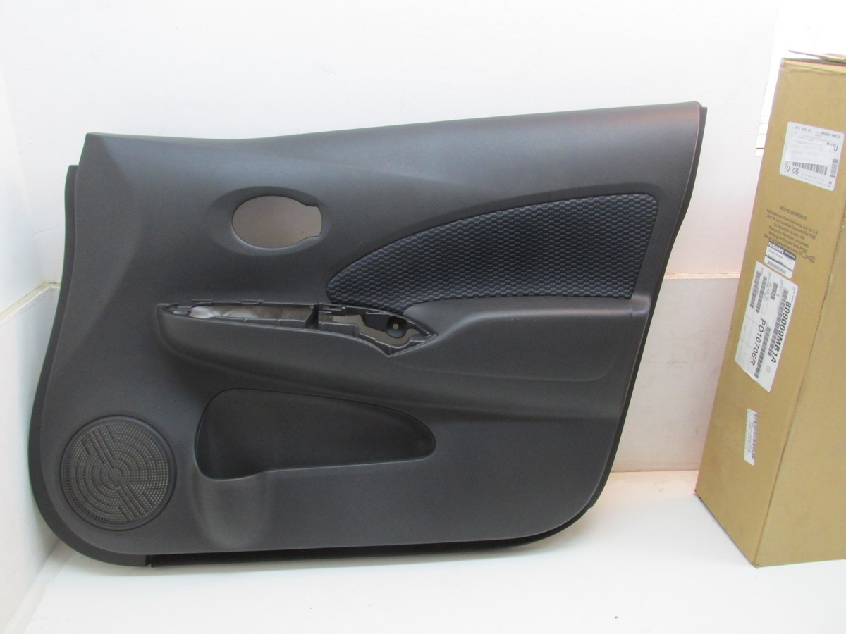 2015-2017 Nissan Versa Note OEM Right Interior Door Panel 80900-9MB1A