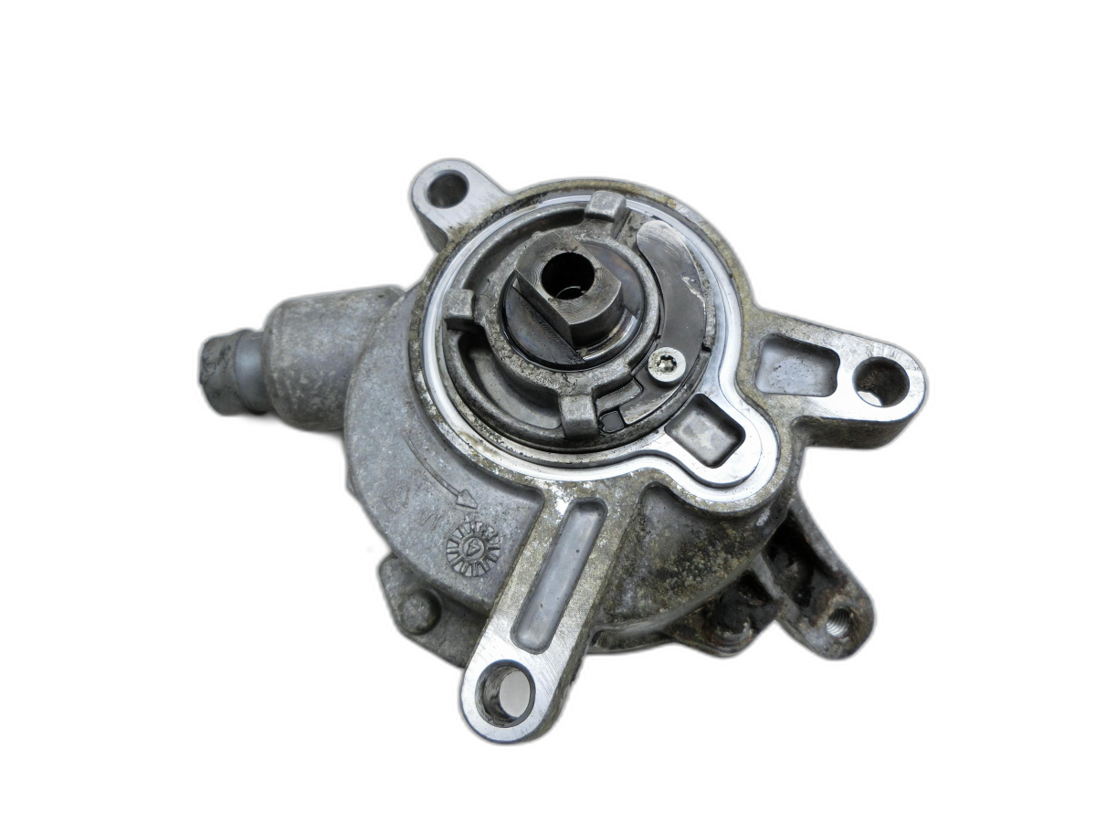 Volvo V70 II 00-04 2,4 D5 120KW D5244T Unterdruckpumpe Vakuumpumpe  - Bild 1