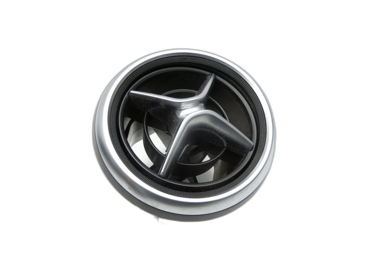 Mercedes W176 A180 12-15 Luftdusche Luftdüse Links Aussen  - Bild 1