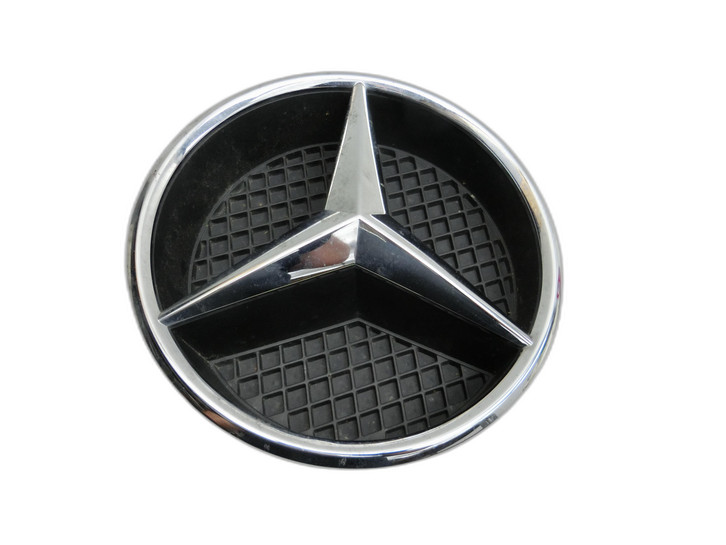 Mercedes X-Kl 470 X220d 17-20 Emblem Logo Mercedes X-Kl 470 X220d 17-20 27.10.2017 62314-5XA0A-B1 gebraucht Bild 1