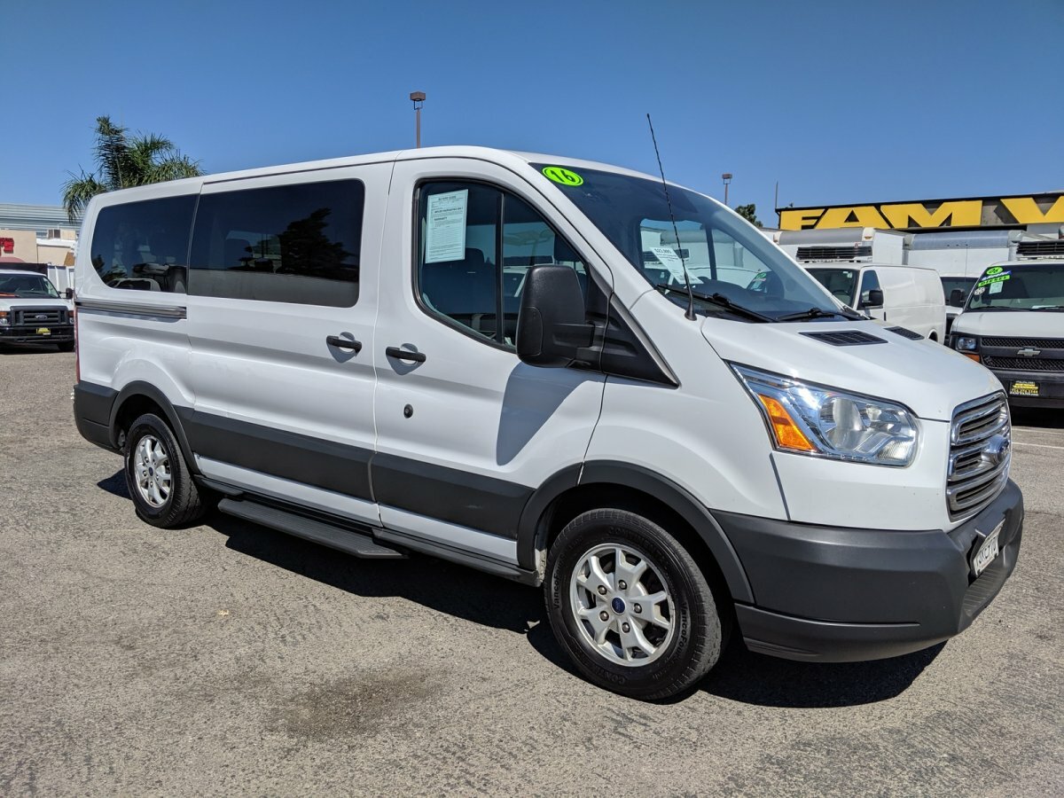 2016 Ford Transit150 Low Roof 10 Passenger Van Xlt B22663