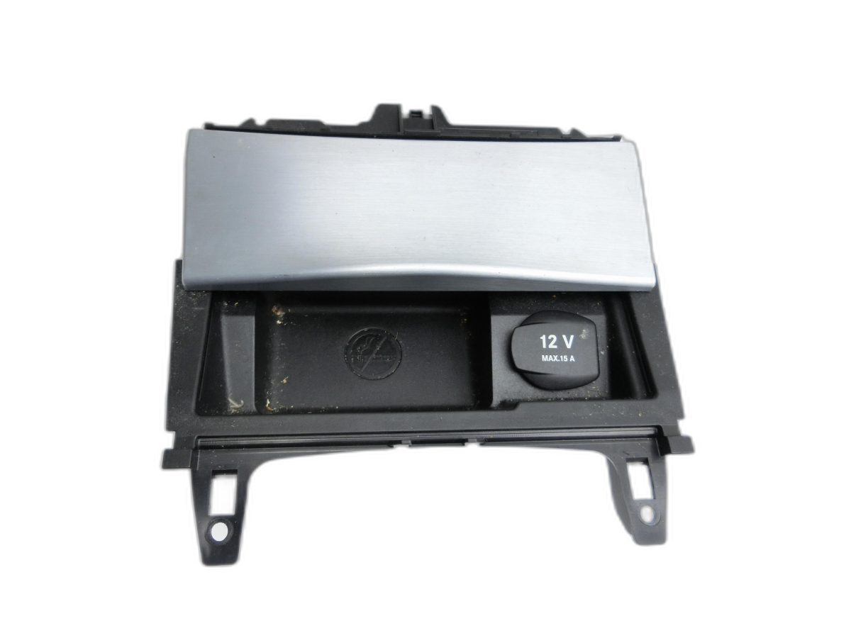 Mercedes W204 C320 07-14 Lim Aschenbecher Ablagefach Staufach Fach  - Bild 1