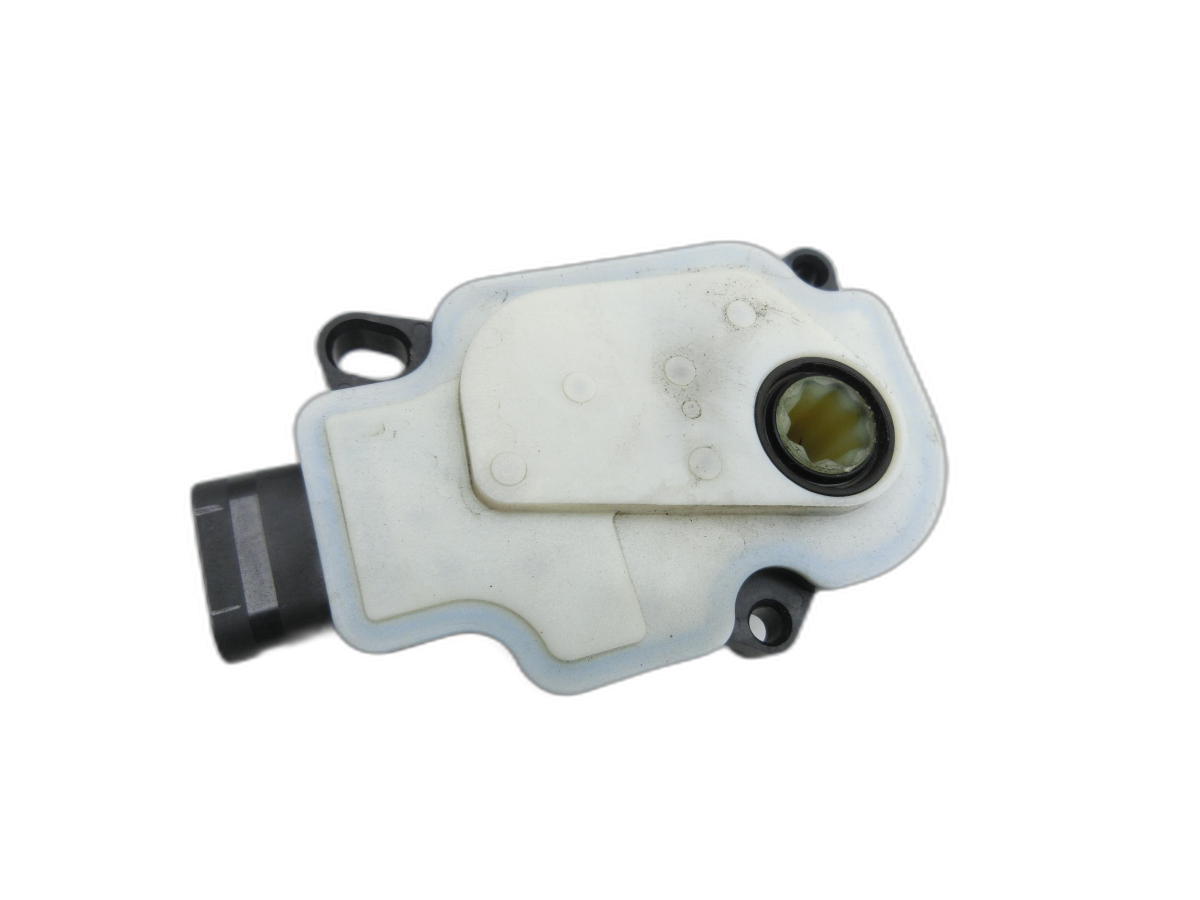 Actuador regulador de aire motor eléctrico Pos.1 derecha delante para Mercedes W213 E200 16-20 - Bild 1