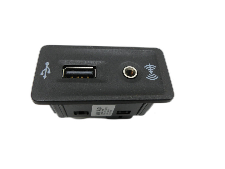 VW Golf 7 VII Variant 13-17 TDI 1,6 81KW Aux Adapter USB  - Bild 1