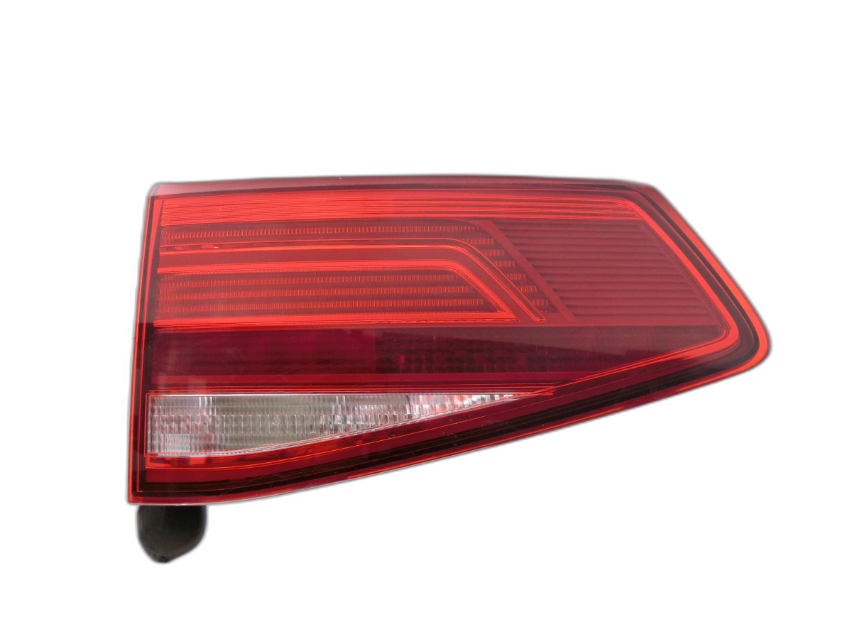 VW Passat B8 3G 14-19 Kombi Rückleuchte Heckleuchte für Klappe Innen Links  - Bild 1