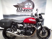 2023 TRIUMPH SPEED TWIN 1200 WITH PANNIERS