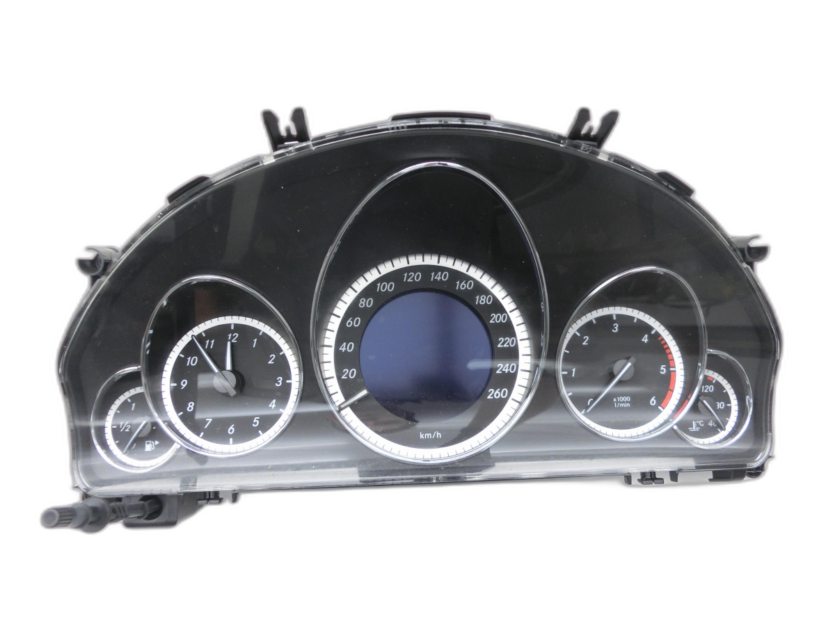 Mercedes A207 C207 E250 11-13 CDI 2,2 150KW Kombiinstrument Tacho  - Bild 1