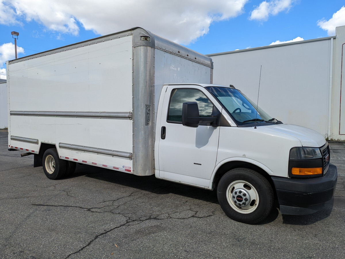 2018 GMC Savana 3500 16FT Box Truck with Loading Ramp 127164 Miles 6.0L V8