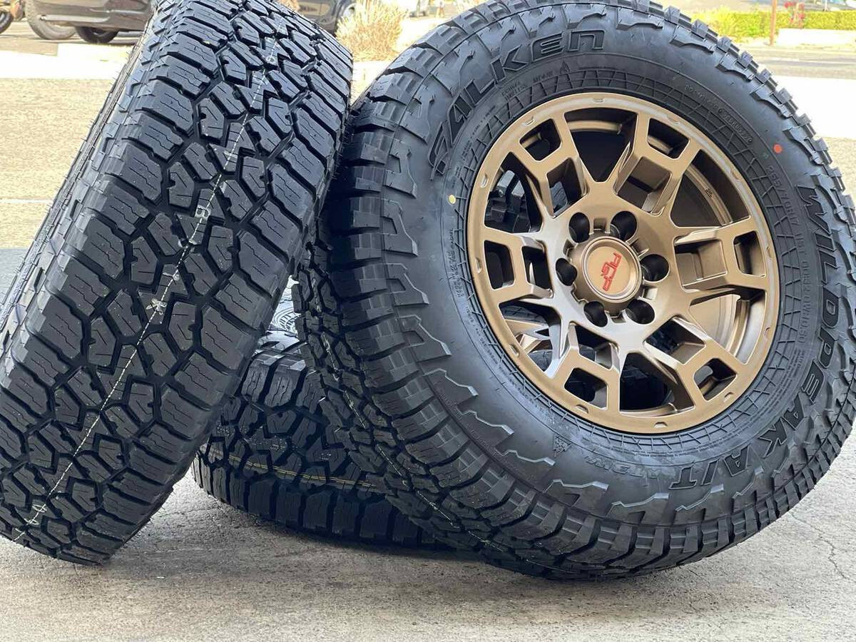 ひよん Amazon.com: LT 265/70R17 Tires Set of 4 (Four) New Accelera