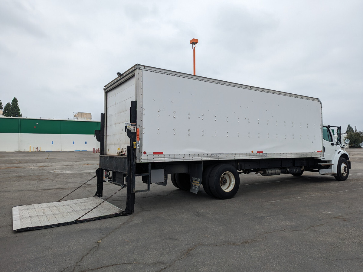 2014 Freightliner M2 106 26FT Box Truck CUMMINS ENGINE with Liftgate DIESEL 2304