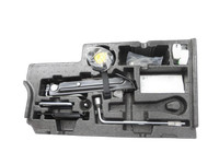 Mercedes S212 W212 E300h 13-16 Original Bordwerkzeugschale und Wagenheber Mercedes S212 W212 E300h 13-16 26.06.2013... Vorschau 1