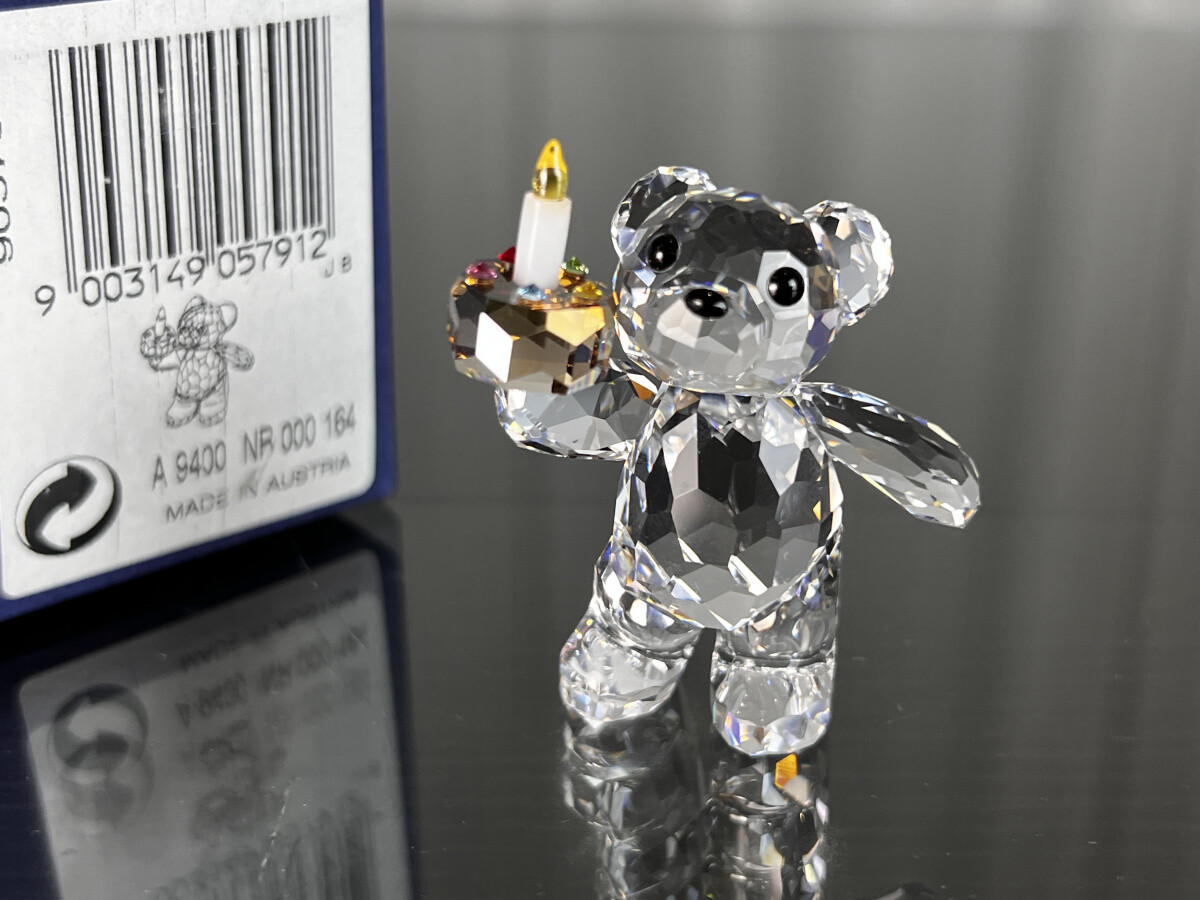 Swarovski Figurine 905791 Birthday Kris Bear 4.7cm. Includes tin