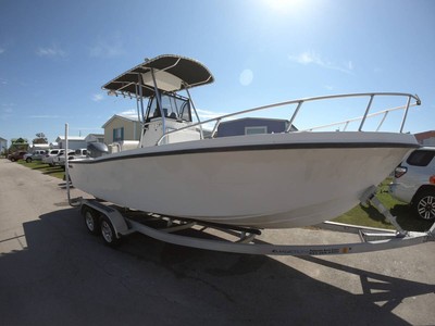 Mako 221. Yamaha 4-stroke F-250. NEW Magic Tilt trailer