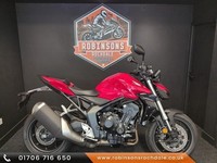 2025 25 Honda Hornet 1000 with 601 miles first service done quickshifter fitt...