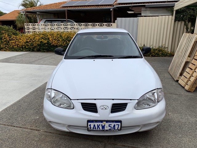 Hyundai lantra 1999