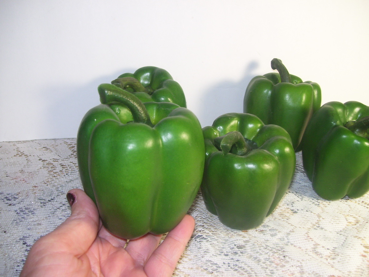 Artificial Plastic Decor Set of 5 Green Bell Peppers