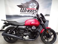 2023 MOTO GUZZI V7 STONE WITH ONLY 3940 MILES FROM NEW