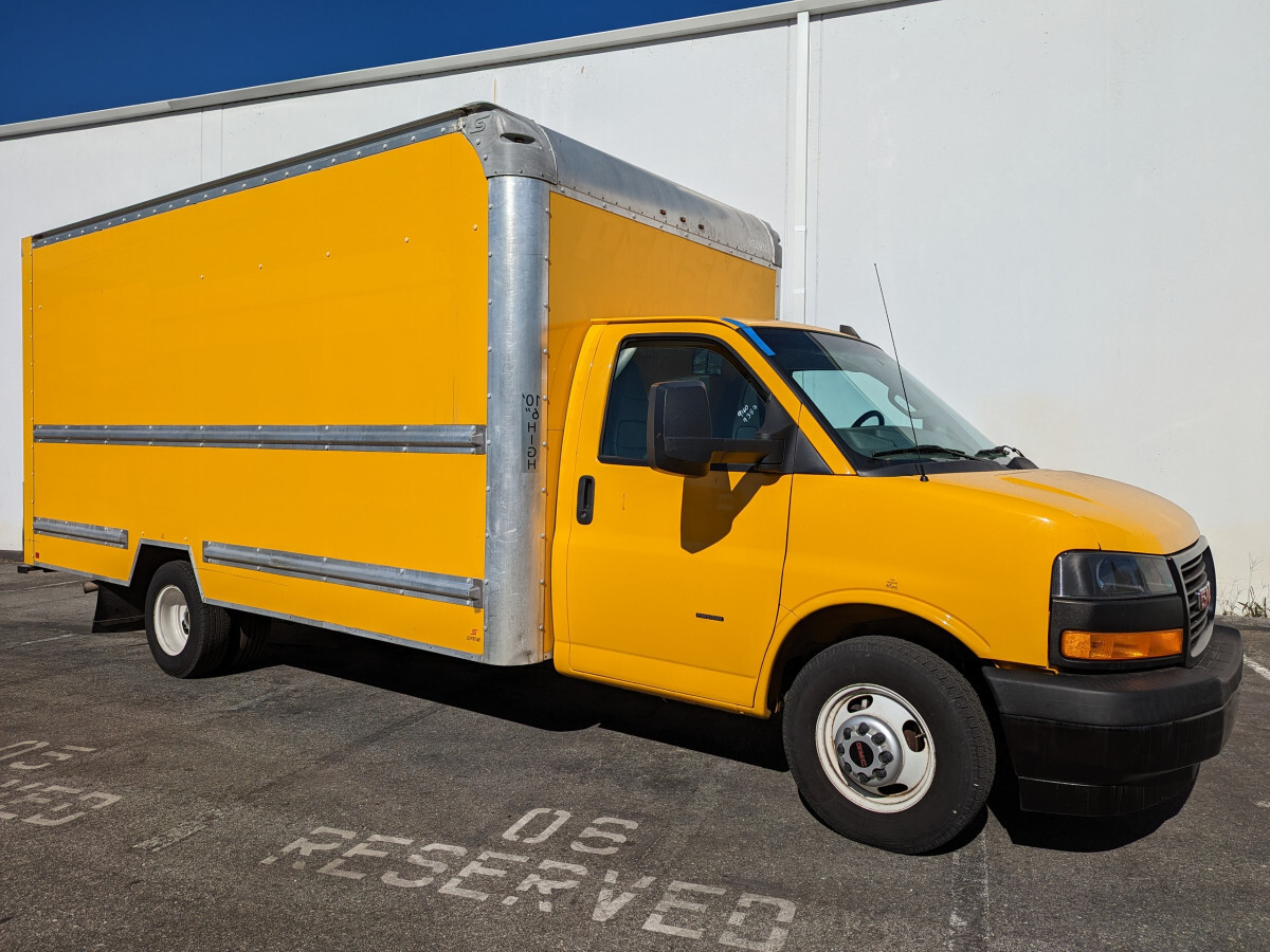 2018 GMC Savana 3500 16FT Box Truck with Loading Ramp 122125 Miles 6.0L V8