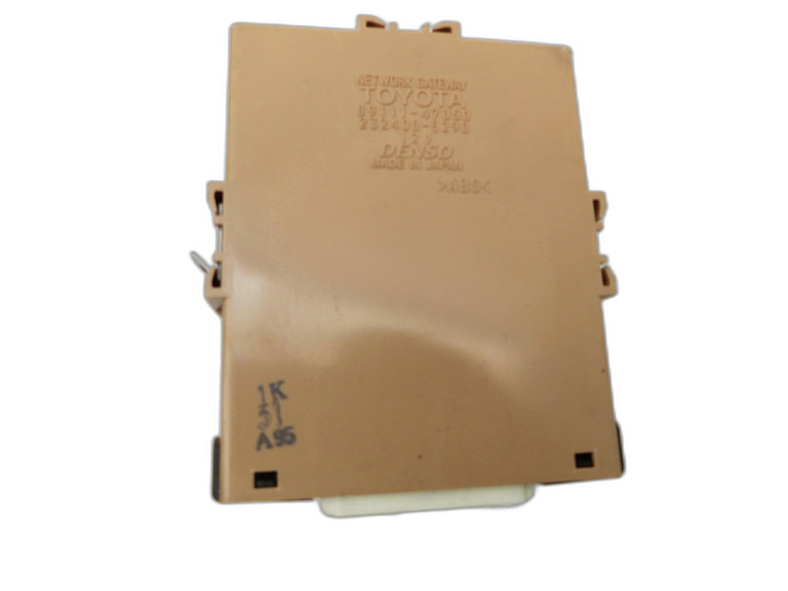 Toyota Prius II 05-09 Steuergerät SG Network Gateway  - Bild 1