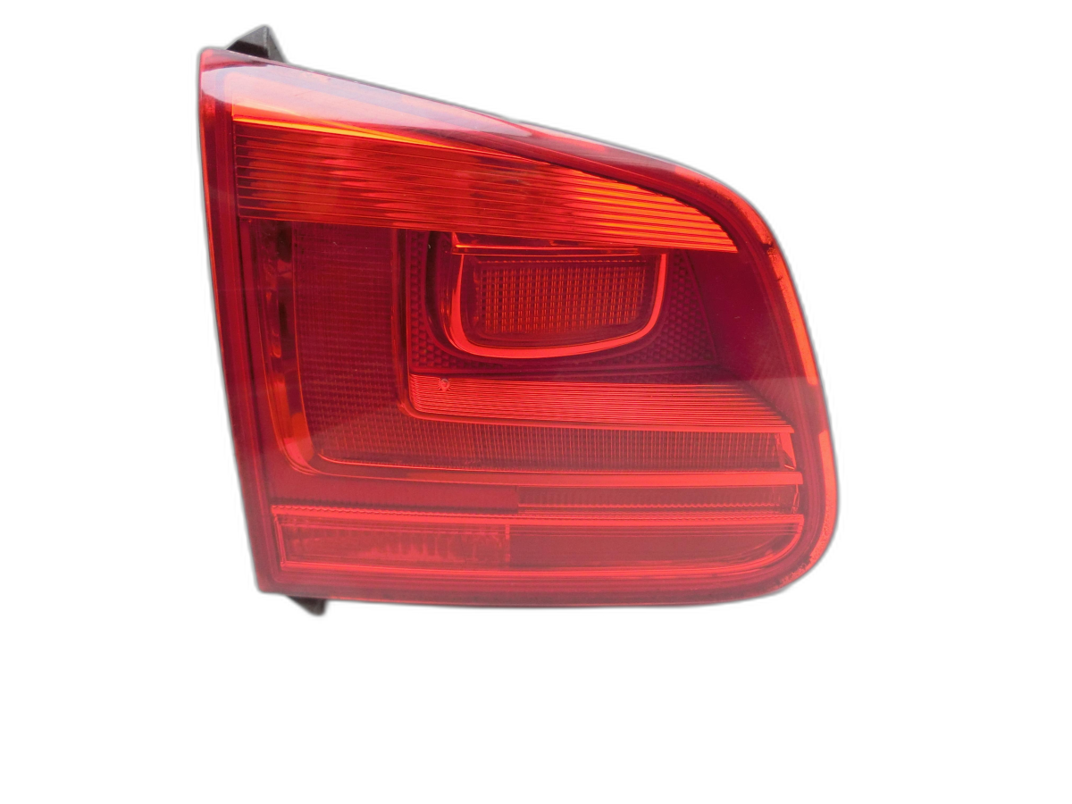 VW Tiguan I 5N 11-16  Rückleuchte Heckleuchte für Klappe Innen Links  - Bild 1