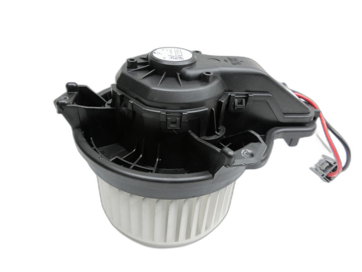 Ford Focus IV 4 HP 18-22 Gebläsemotor Lüftermotor Heizungsgebläse Ford Focus IV 4 HP 18-22 12.08.2019 EB1D2B2PAA03... Bild 1