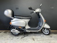 2000 V-REG PIAGGIO VESPA ET2 ** 2-STROKE * CLASSIC * ONLY 1378 MILES FROM NEW **