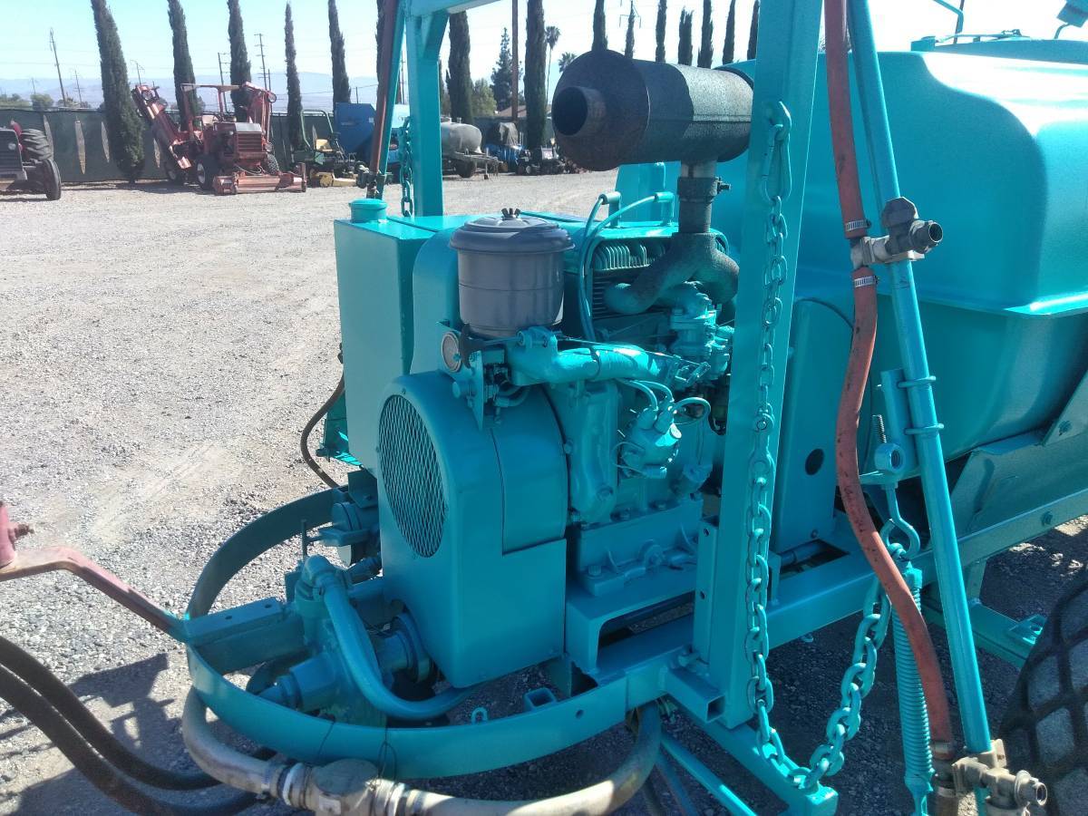 1985 Randell PW5 self propelled chemical applicator