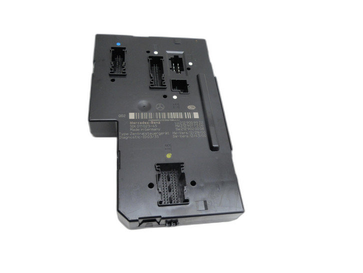 Mercedes S212 W212 E300h 13-16 Steuergerät ECU Modul Zentralsteuergerät SAM Vorne Mercedes S212 W212 E300h 13-16... Bild 1