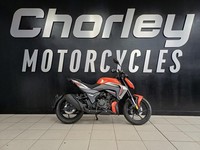 suzuki gsx125 motorbike naked learner bike