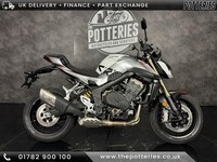 QJ Motor SRK 800 2025 **In line 4 middle weight bike**