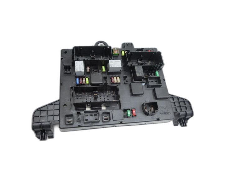 Opel Astra J GTC 11-18 Batteriestützpunkt Plus Sicherungs- Relais Opel Astra J GTC 11-18 16.11.2011 13302301... Bild 1