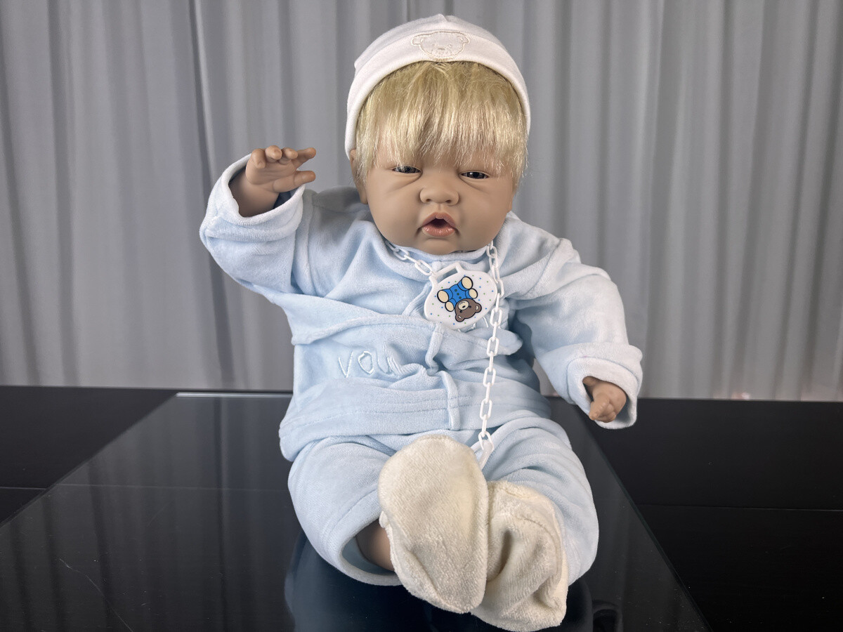Juan Antonio Vinyl Doll 17 11/16in Top Condition